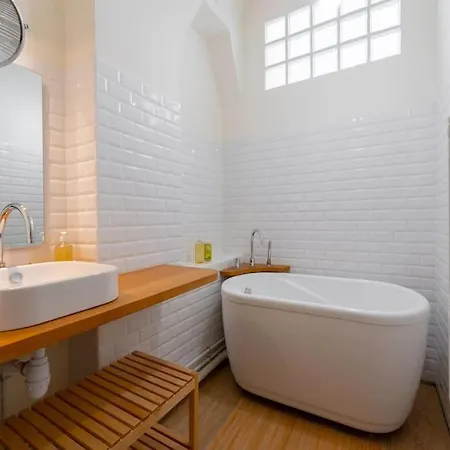Appartement Superbe Appart, Central, Petit Balcon & Vue Place *