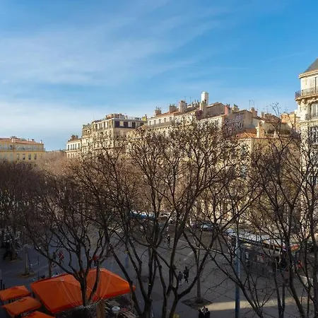 Appartement Superbe Appart, Central, Petit Balcon & Vue Place *