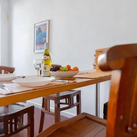 Appartement Superbe Appart, Central, Petit Balcon & Vue Place *