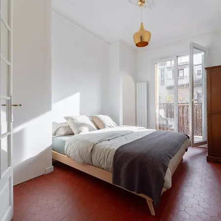 Superbe Appart, Central, Petit Balcon & Vue Place Appartement